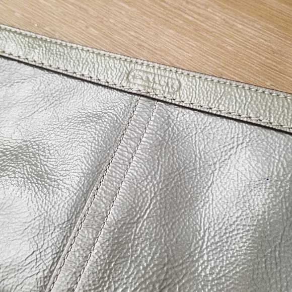 COACH LNC Patent Leather Wristlet BEAUTIFUL. Better in person. RARE TRUE GRAY. - Picture 9 of 9
